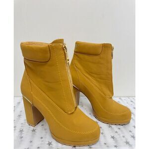 DKNY Booties Size 7.5 Mustard‎ Block Heel Lug Sole Front Zip Boots